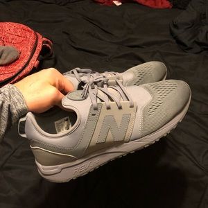 Men’s new balance shoes